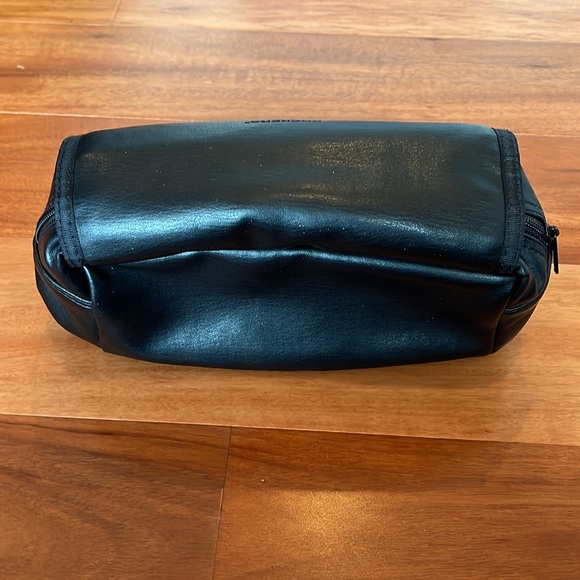 Dockers Black Hanging Toiletry Bag - Picture 6 of 9